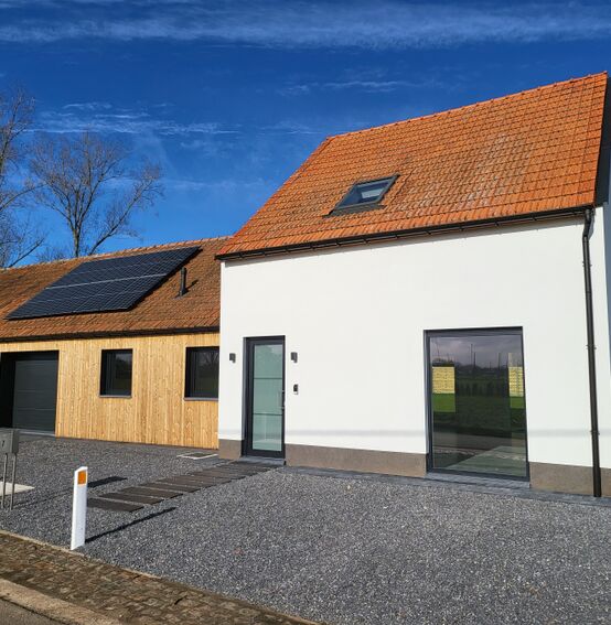 Gevelrenovatie crepi voor een strakke gevel