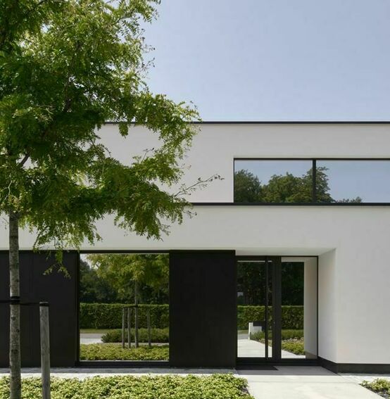 Gevelrenovatie crepi voor een strakke gevel