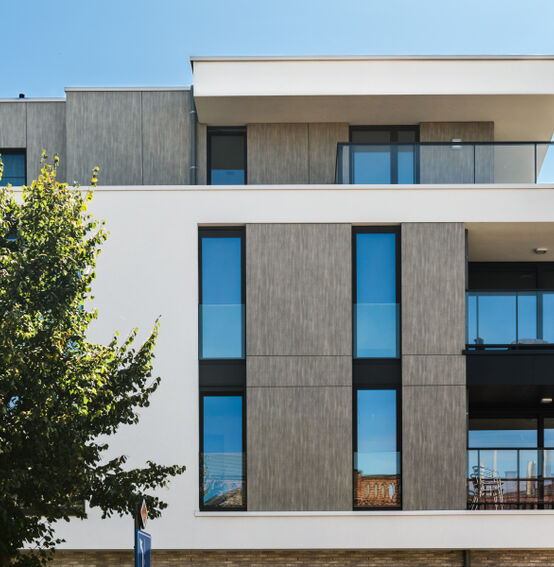 Gevelrenovatie crepi voor een strakke gevel